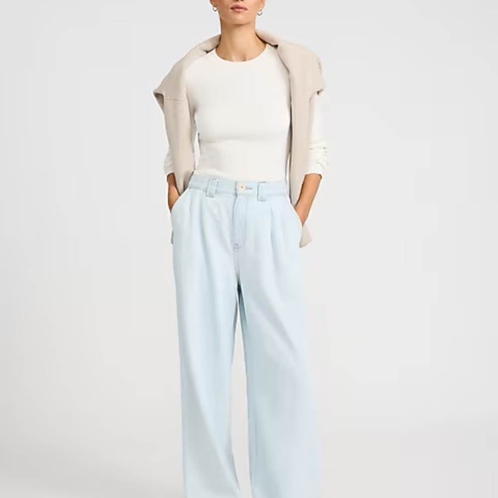 EXPRESS High Waisted Pleated Trouser Jeans Wide Leg Women's 12 short Light Wash